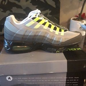 Nike air max size 9.5